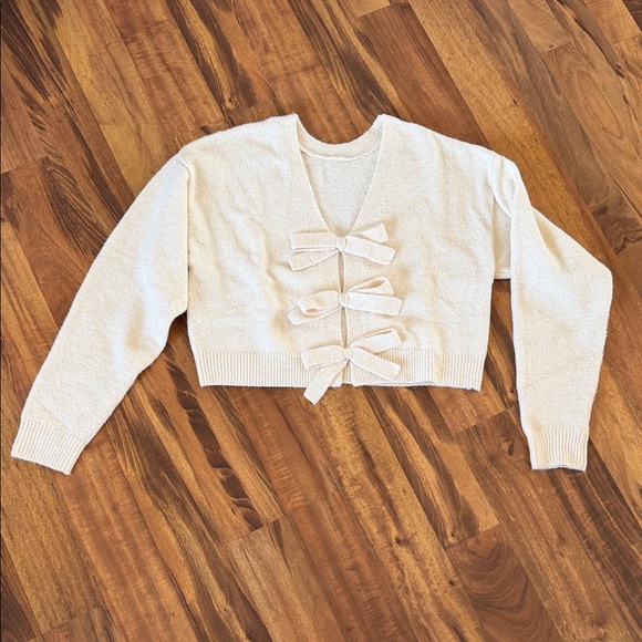 Mable Sweaters - Cream Cropped Sweater with Bow Accents sz S